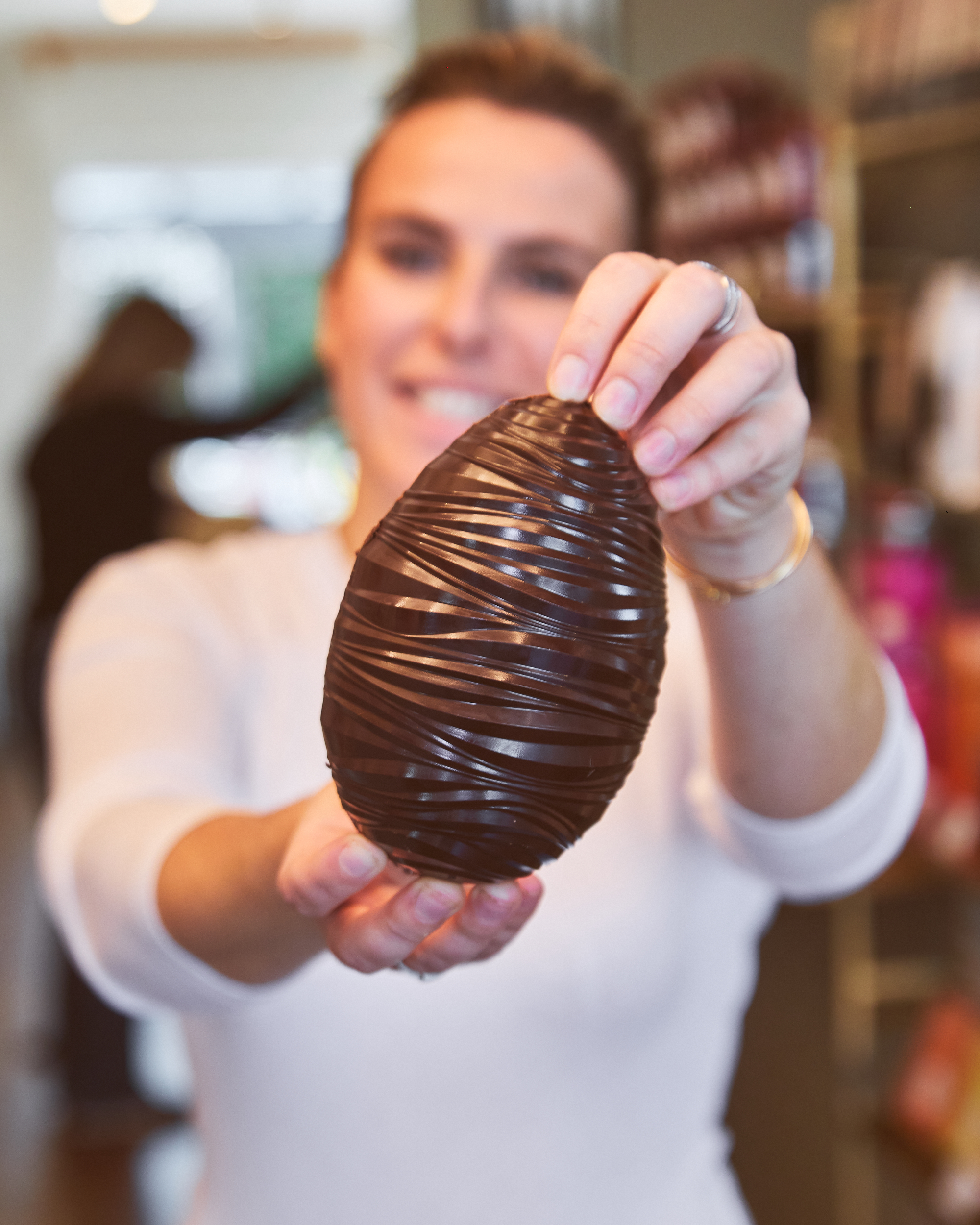 Oeuf à partager chocolat noir Guimauve praliné noisette